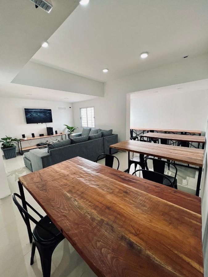Black Star Art Hostel Neuquen Ngoại thất bức ảnh